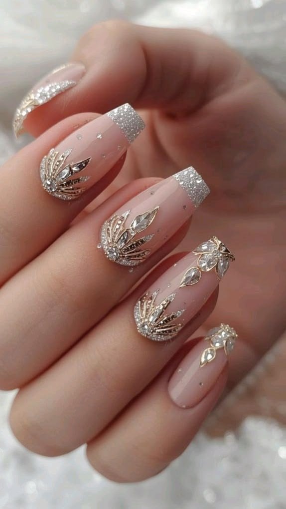 Nail set finished by Nails by Noor